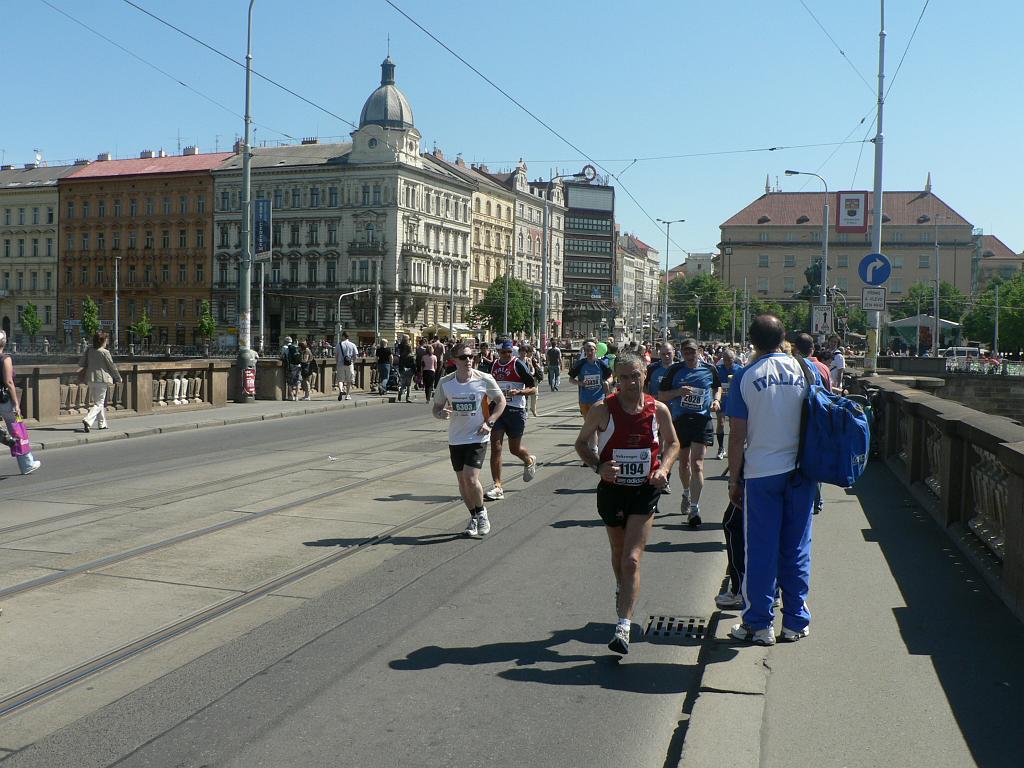 Maraton 08 076.jpg - tam je musíme chytit